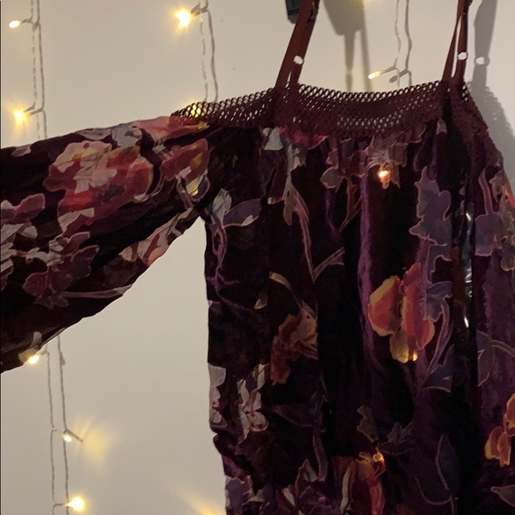 Cute top - Picture 2 of 2